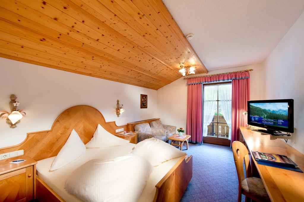 Hotel Bergland Lermoos Phòng bức ảnh