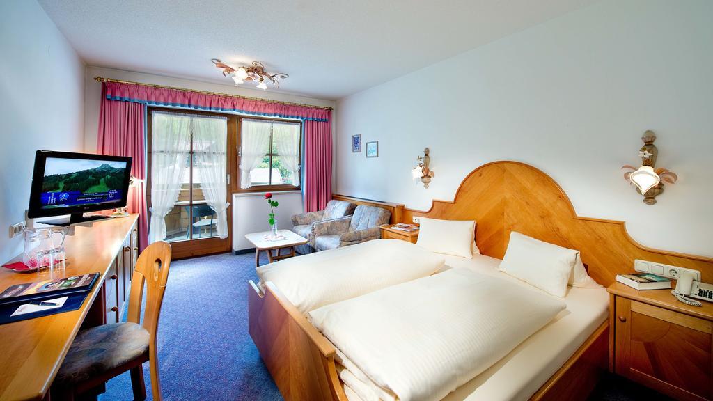 Hotel Bergland Lermoos Phòng bức ảnh